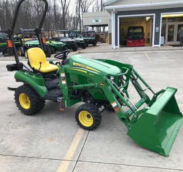 2026 John Deere 1023E Image 2
