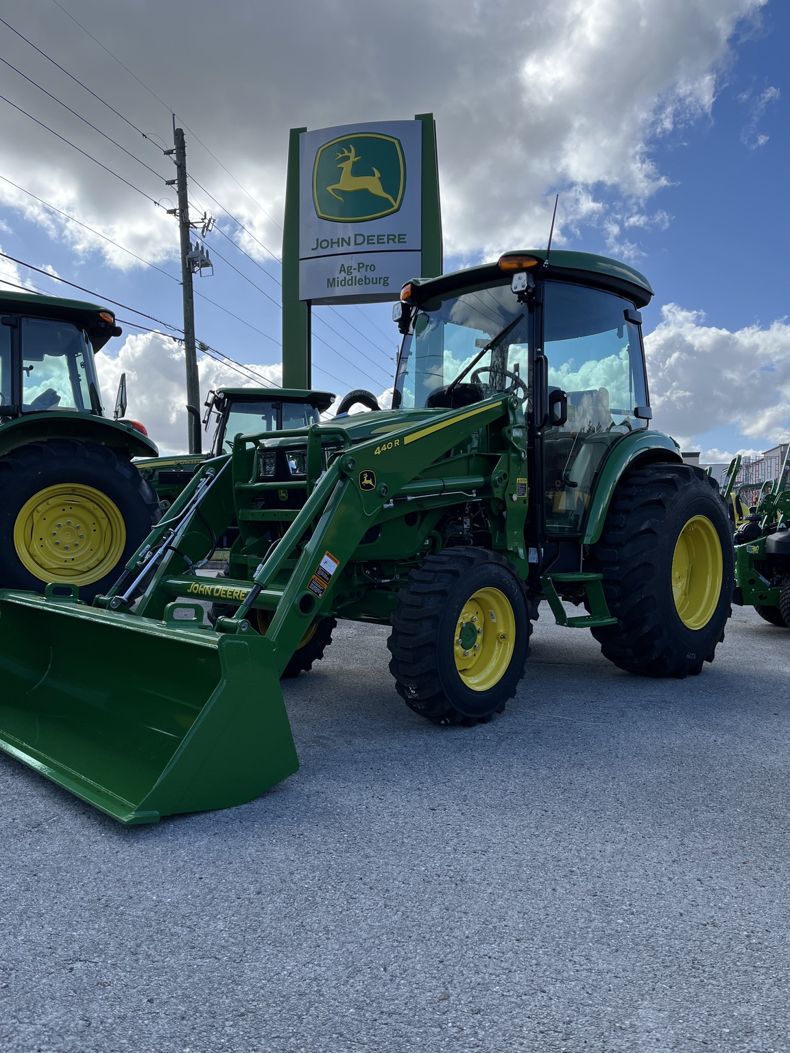 John Deere 4044R Image 1