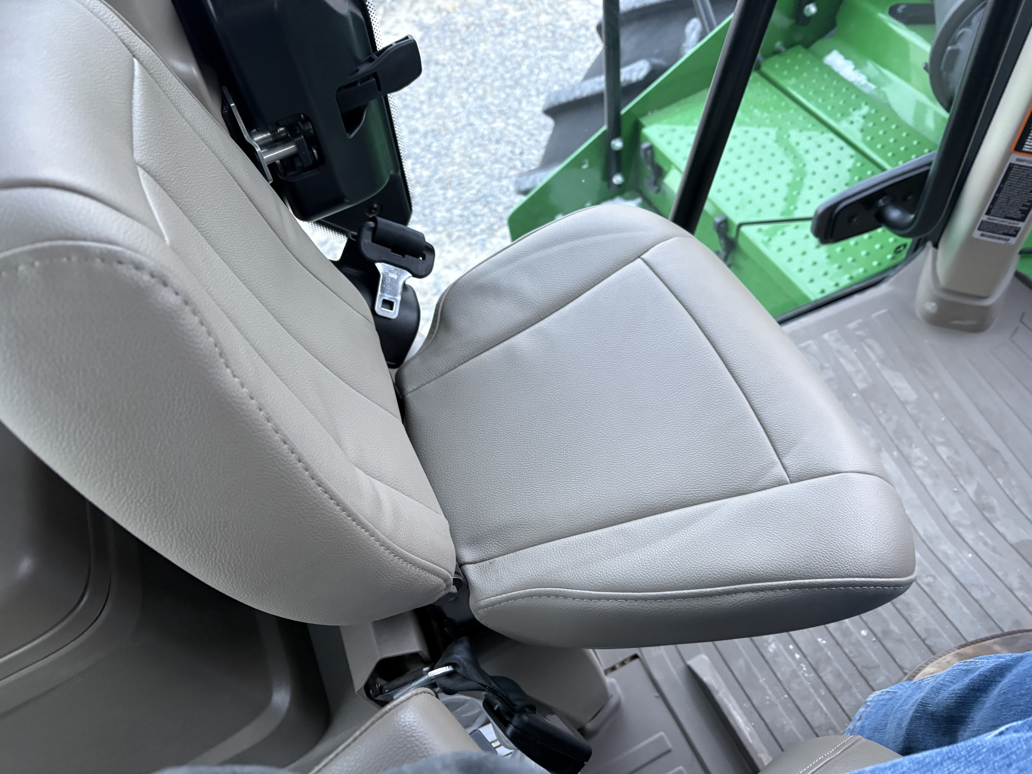 2023 John Deere 9R 640 Image 31