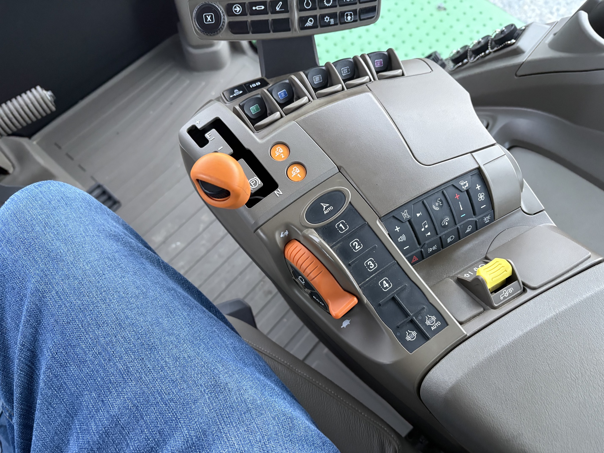 2023 John Deere 9R 640 Image 30