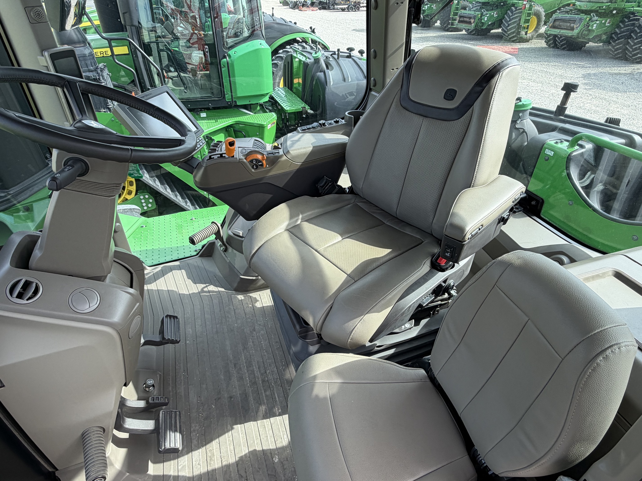 2023 John Deere 9R 640 Image 8