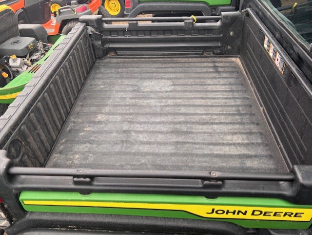 John Deere XUV835M HVAC Cab Image 2