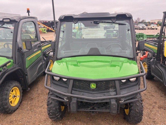 John Deere XUV835M HVAC Cab Image 10