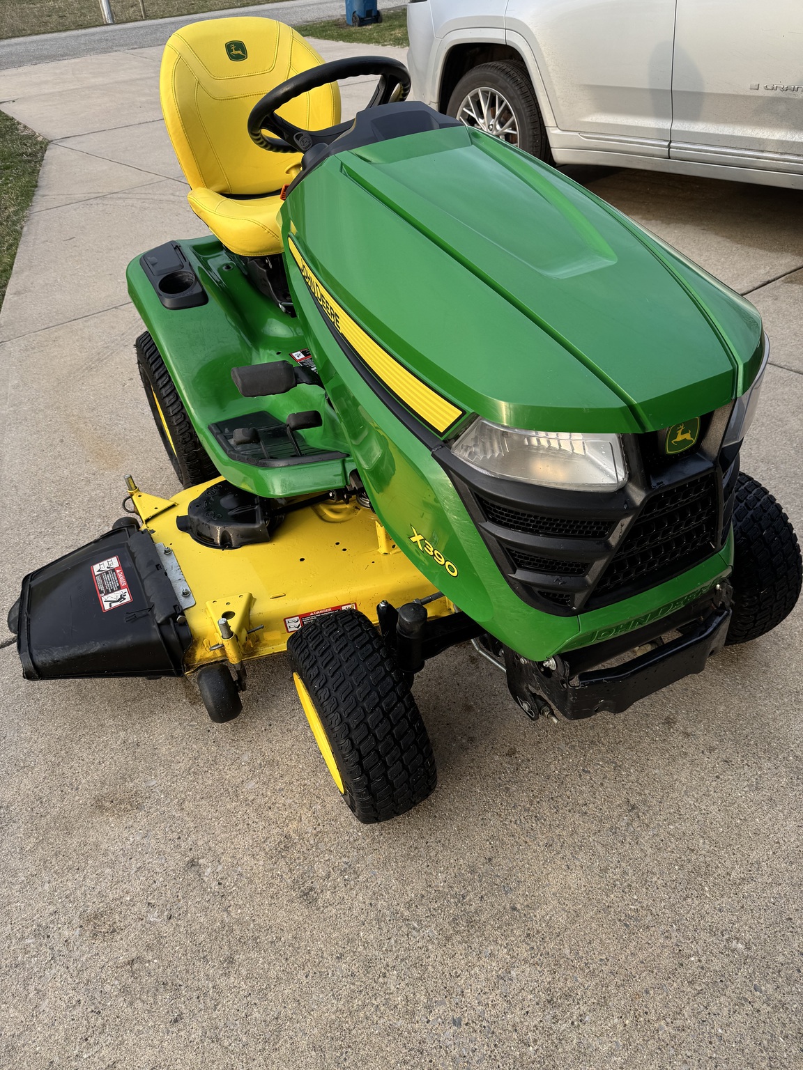 2020 John Deere X390 Image 2
