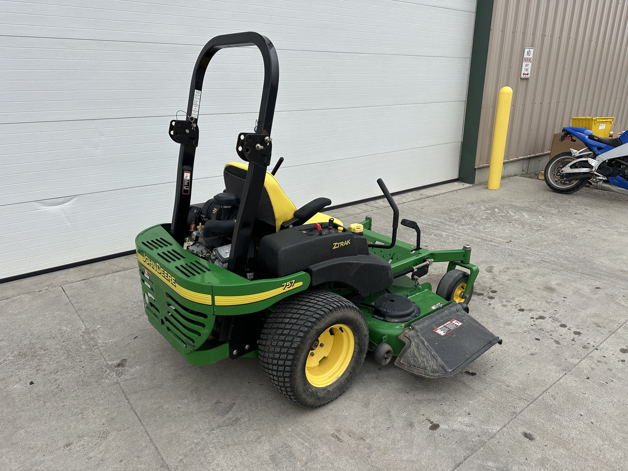 2005 John Deere 757 Image 3