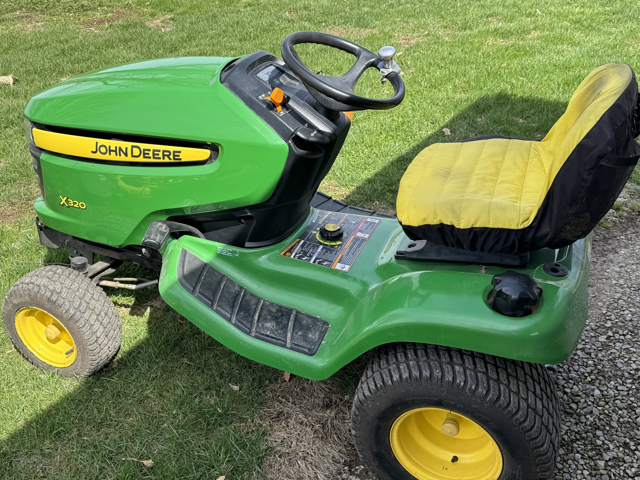 2007 John Deere X320 Image 6