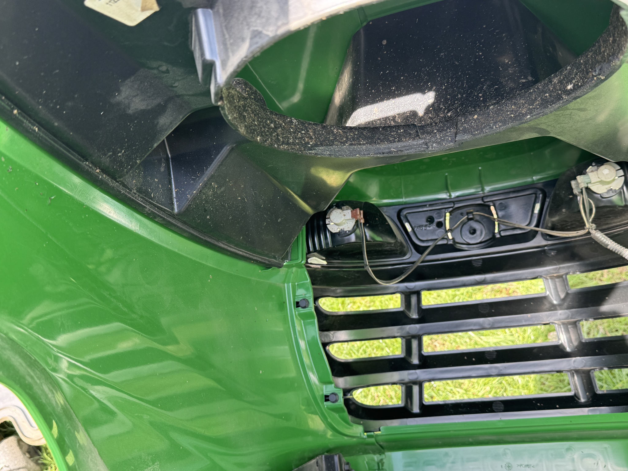 2007 John Deere X320 Image 18