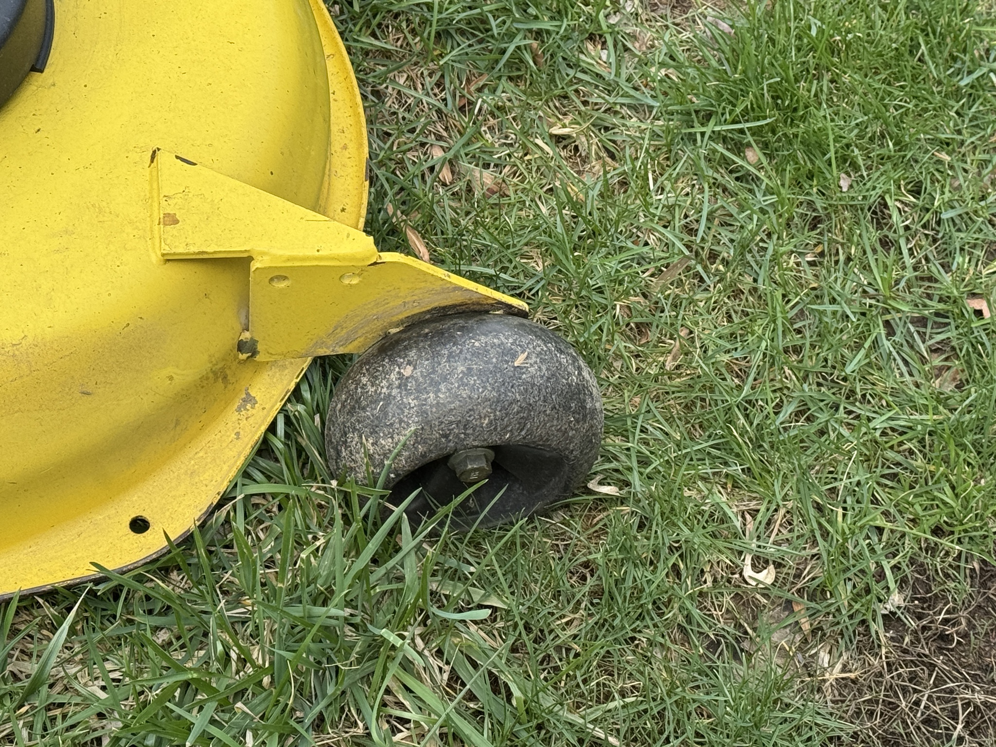 2007 John Deere X320 Image 24