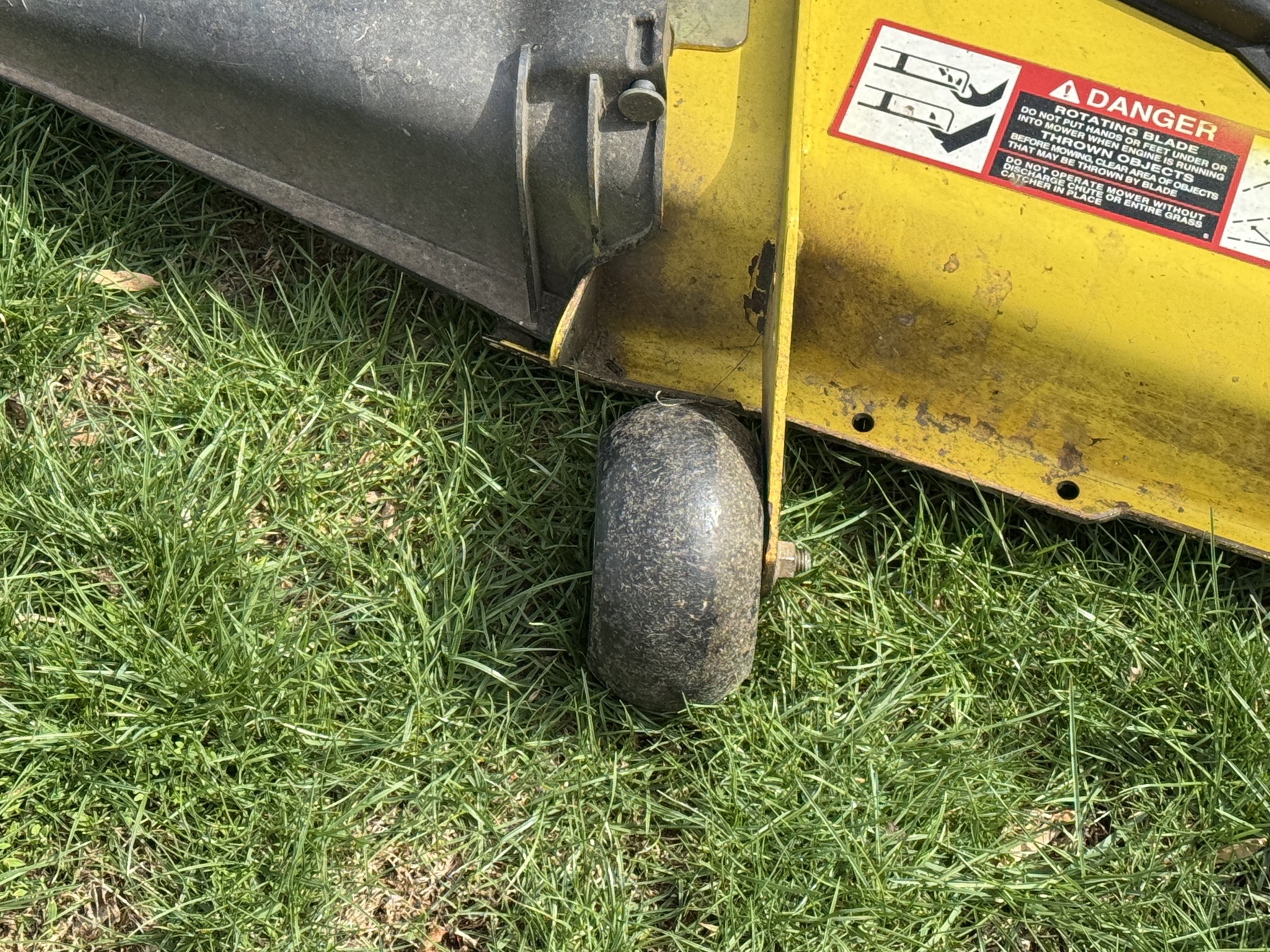 2007 John Deere X320 Image 26