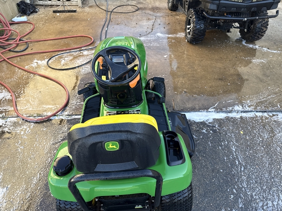 2017 John Deere X350 Photo 2