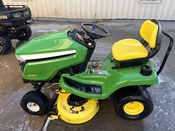 2017 John Deere X350 Photo 1