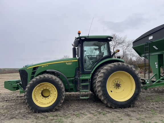 2010 John Deere 8270R (6th thumbnail)