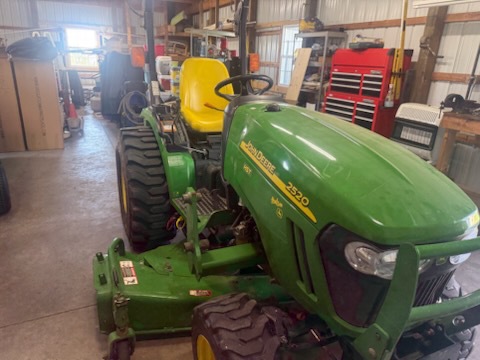 Photo of 2012 John Deere 2520