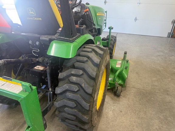 Photo of 2012 John Deere 2520