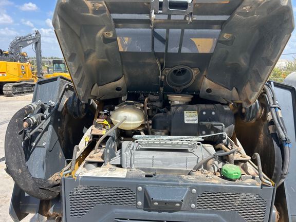 2025 John Deere 335P