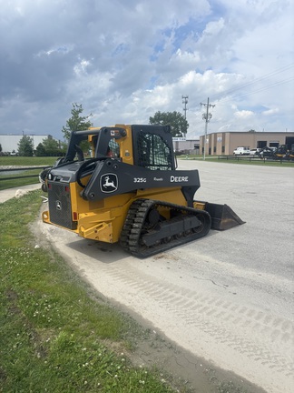 2022 John-Deere 325G