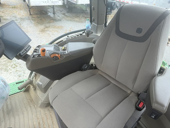 Photo of 2024 John Deere 8R 340
