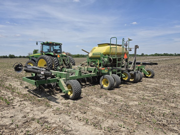 2004 John-Deere 1690