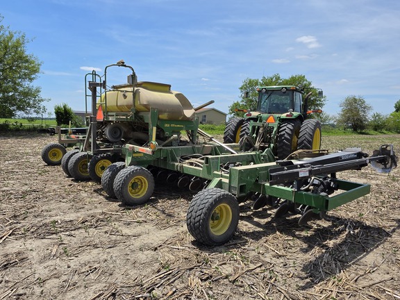 2004 John-Deere 1690