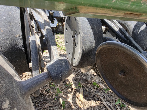 2004 John-Deere 1690