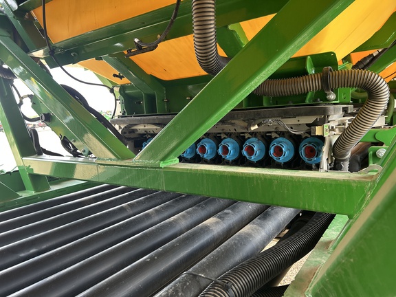 Used 2025 John Deere P680 Air Drills and Seeders at Horizon Ag & Turf in Lloydminster, AB - Photo13