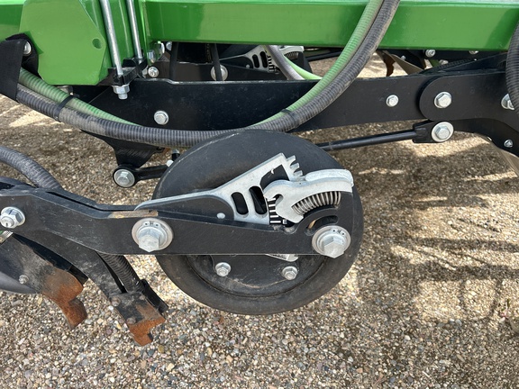 Used 2025 John Deere P680 Air Drills and Seeders at Horizon Ag & Turf in Lloydminster, AB - Photo6