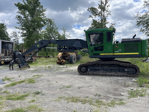 Photo of 2023 John Deere 2156G