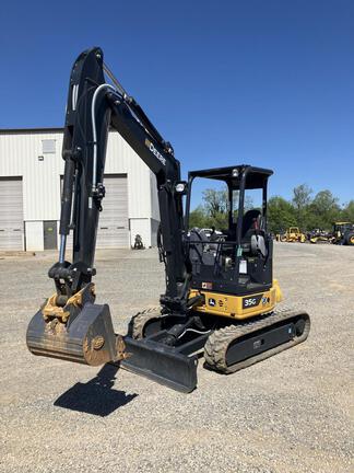 Photo of a 2023 John Deere 35G