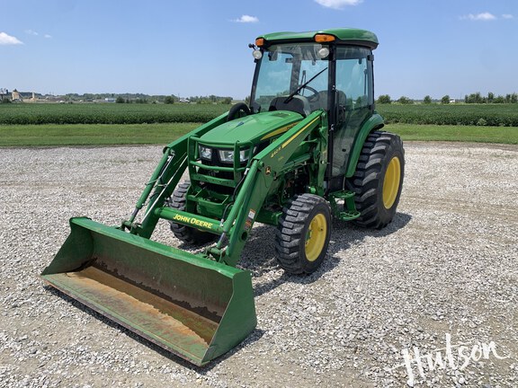 Photo of 2023 John Deere 4044R