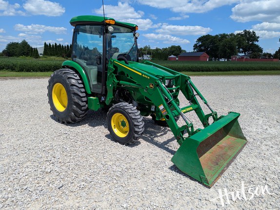 Photo of 2023 John Deere 4044R