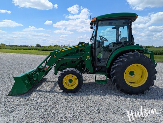 Photo of 2023 John Deere 4044R