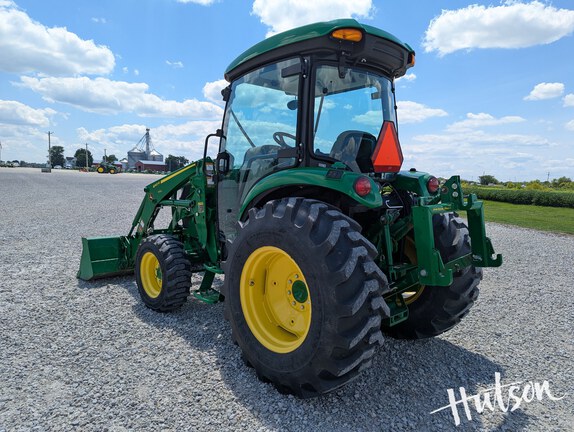 Photo of 2023 John Deere 4044R