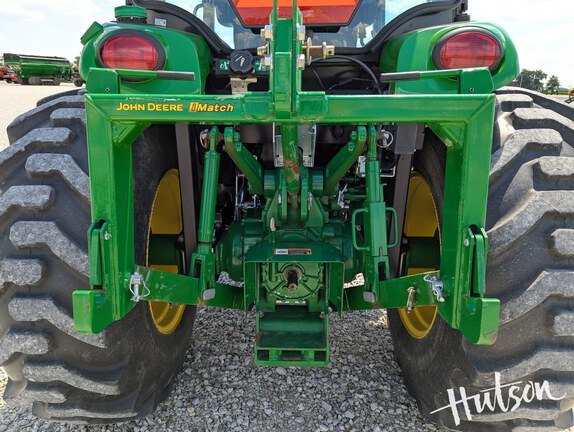 Photo of 2023 John Deere 4044R