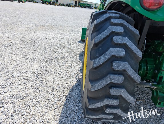 Photo of 2023 John Deere 4044R