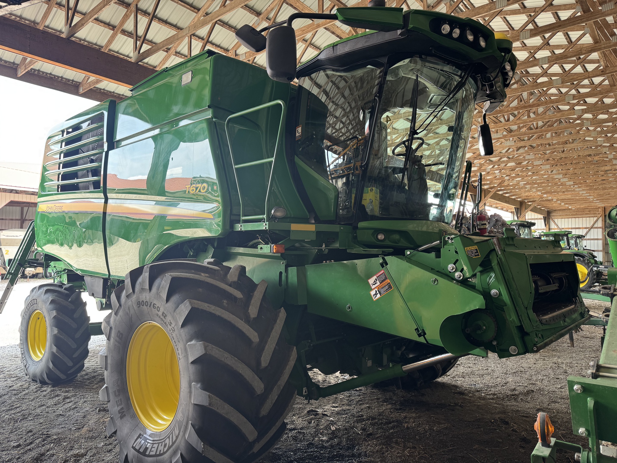 2017 John Deere T670