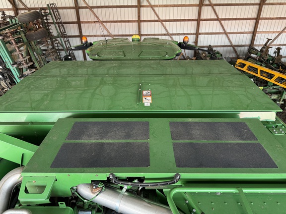 Photo of 2017 John Deere T670