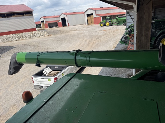 Photo of 2017 John Deere T670