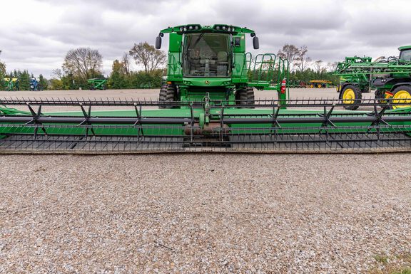 Used 2013 John Deere 640FD Combine Platforms at Koenig Equipment in Knightstown, IN - Photo9