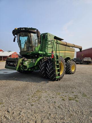 Photo of 2022 John Deere S790