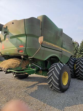 Photo of 2022 John Deere S790