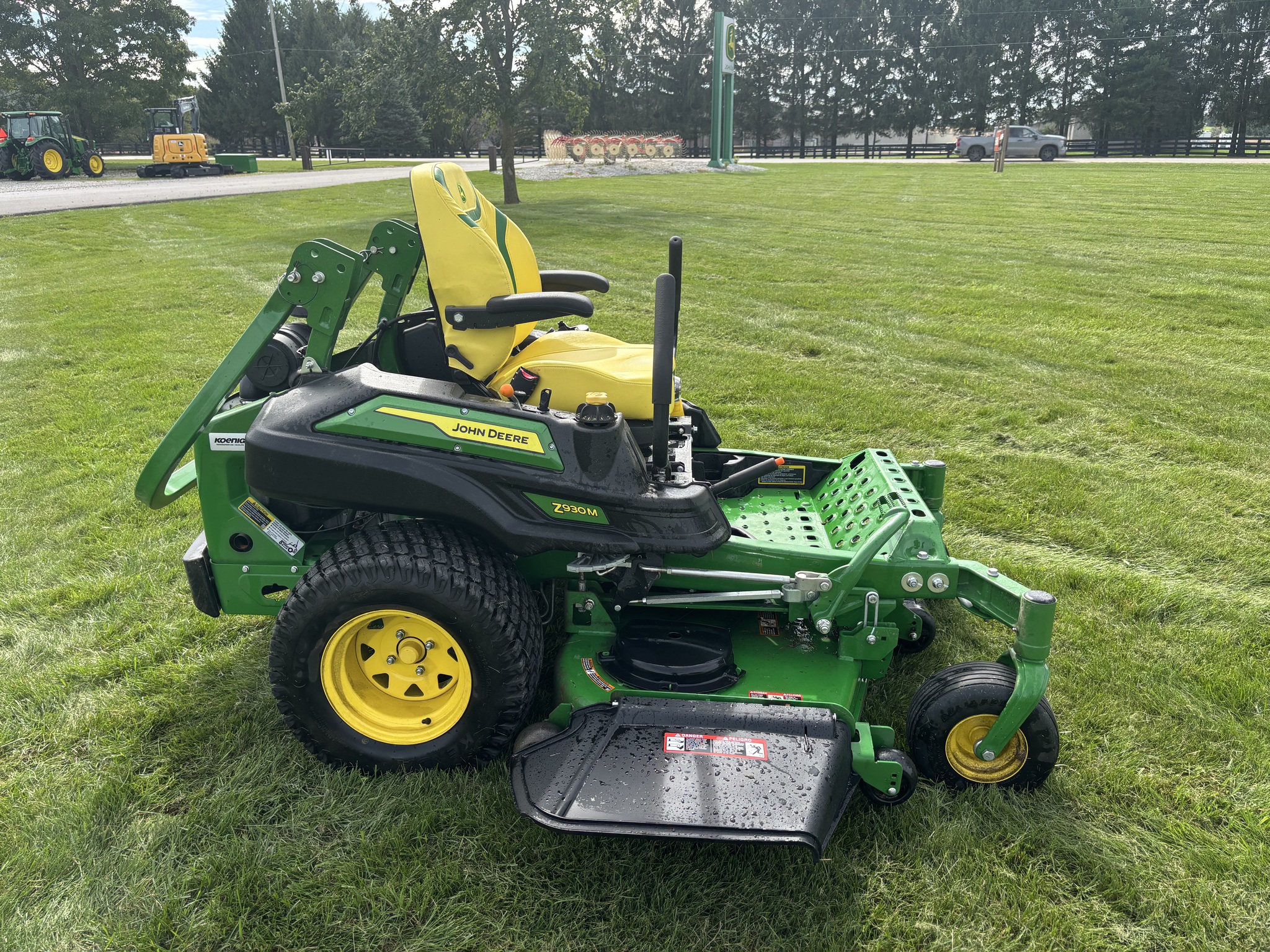 Used 2025 John Deere Z930M Zero Turn Mowers at Koenig Equipment in Urbana, OH - PhotoXL5