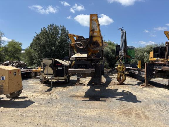 2016 John Deere 437E