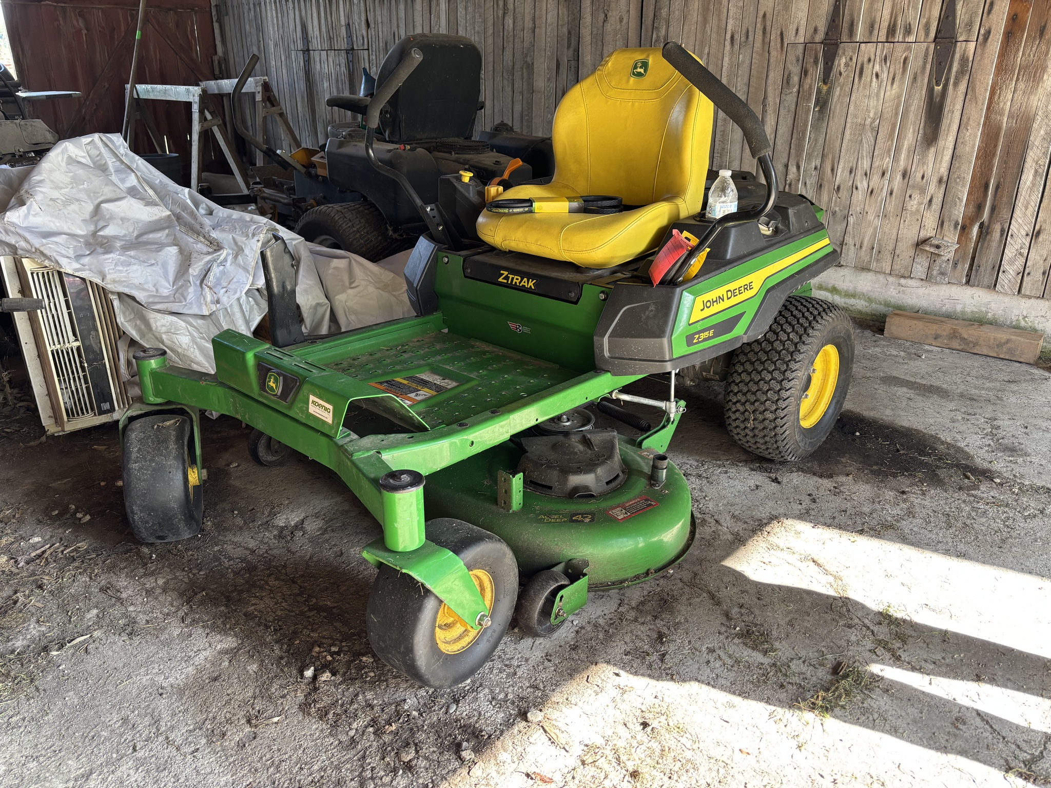 Used 2022 John Deere Z315E Zero Turn Mowers at Koenig Equipment in Tipp City, OH - PhotoXL0