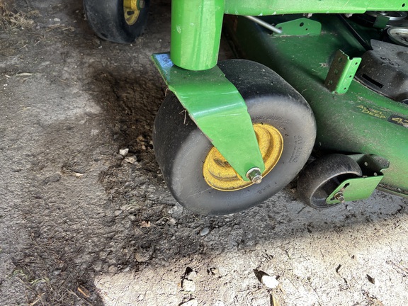 Used 2022 John Deere Z315E Zero Turn Mowers at Koenig Equipment in Tipp City, OH - Photo9