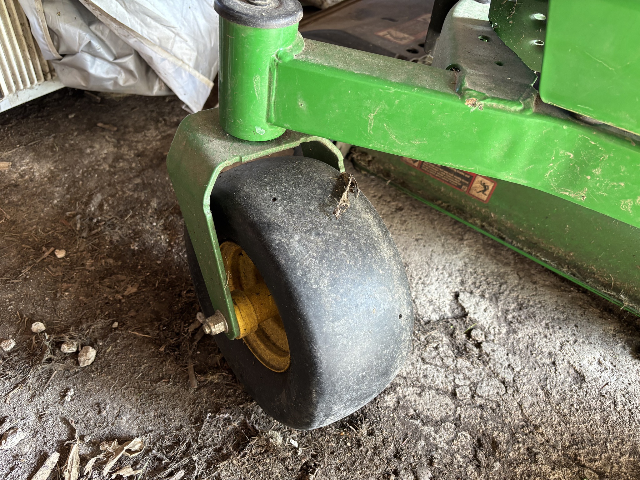 Used 2022 John Deere Z315E Zero Turn Mowers at Koenig Equipment in Tipp City, OH - PhotoXL10