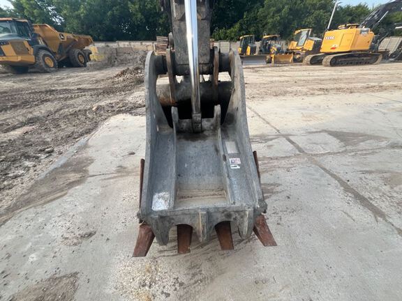 2024 John Deere 210 P