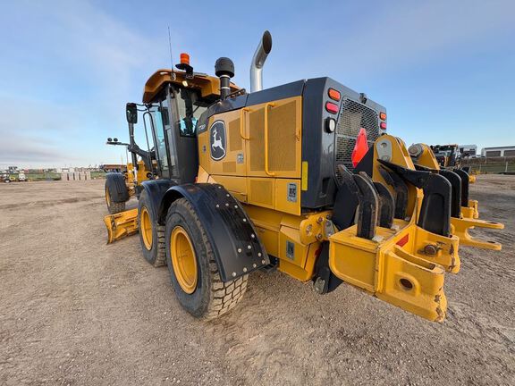 2021 John Deere 772G