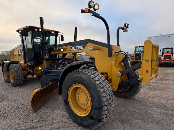 2021 John Deere 772G