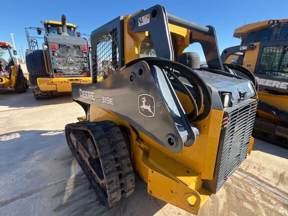 2015 John Deere 319E