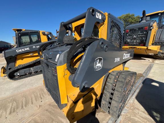 2015 John Deere 319E